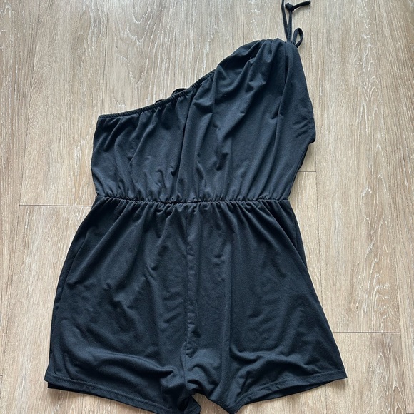New never worn, Shein one shoulder cotton romper - Picture 4 of 4